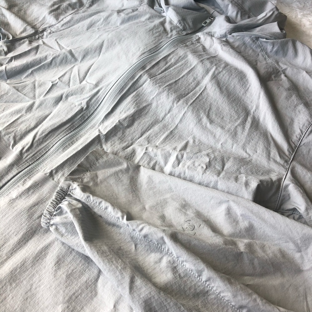 Lululemon Shell/Rain Jacket - Picture 2 of 4
